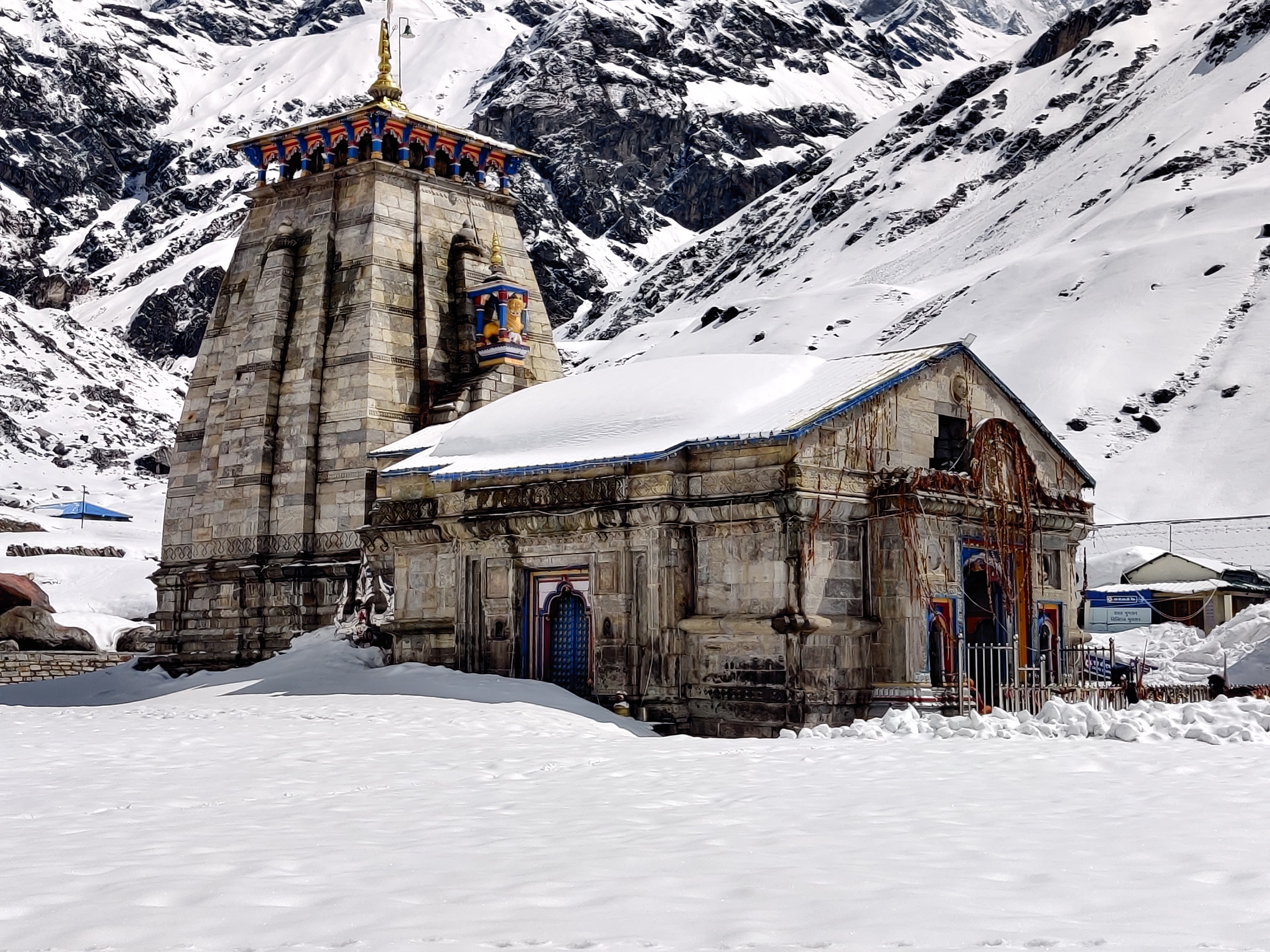 Kedarnath Temple with Himalayan backdrop